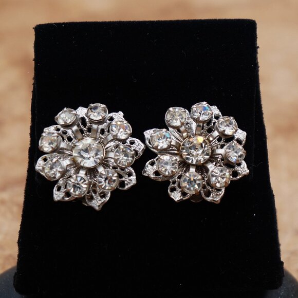 Vintage Tiered Crystal Floral Cluster Earrings Ornate Petal Silver Tone Clip-on - Picture 9 of 9